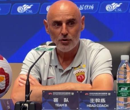 宏泰证券 穆斯卡特：我们飞机遭遇了晚点，球队做好了准备